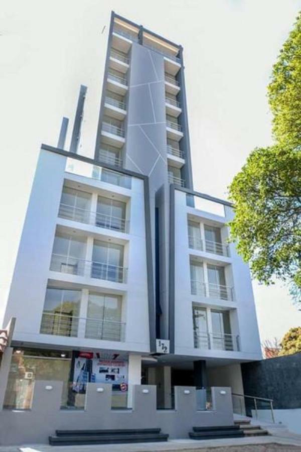 Hermoso Y Unico Apartamento Moderno, En Pleno Centro De Santa Cruz, Con Netflix Wi-Fi De 60 Mb, Estacionamiento Gratis Y Ac En Todos Los Ambientes Santa Cruz de La Sierra Esterno foto