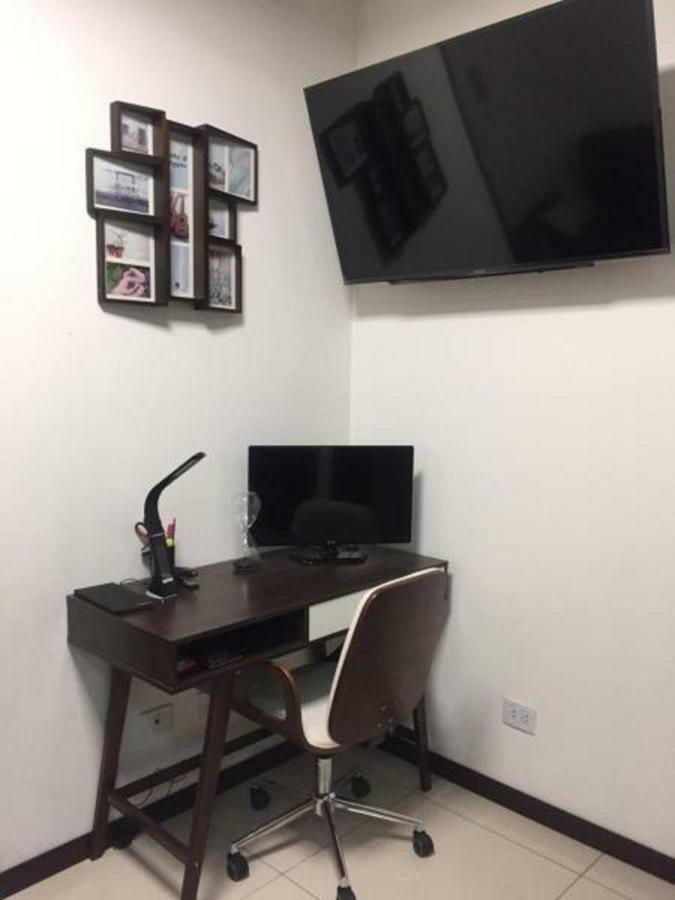 Hermoso Y Unico Apartamento Moderno, En Pleno Centro De Santa Cruz, Con Netflix Wi-Fi De 60 Mb, Estacionamiento Gratis Y Ac En Todos Los Ambientes Santa Cruz de La Sierra Esterno foto